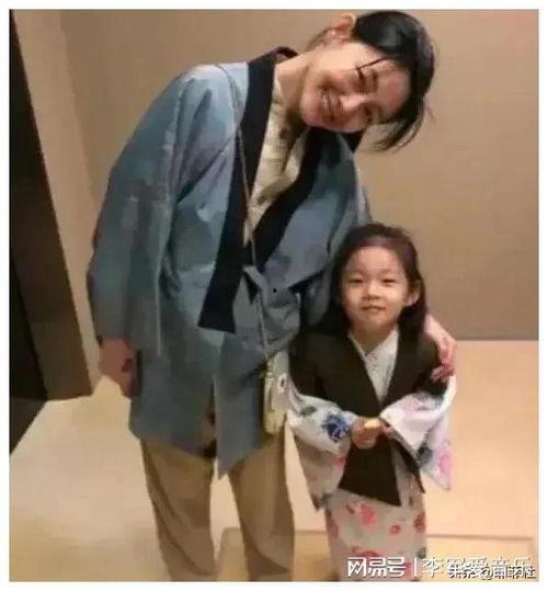 娱乐圈吃瓜视频博主,吃瓜博主带你探秘明星幕后生活